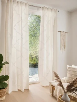 Byron|Kibek Discount