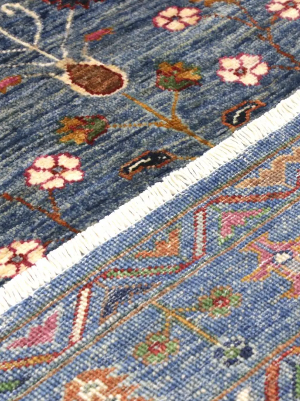 Kazak Phool|Kibek Hot