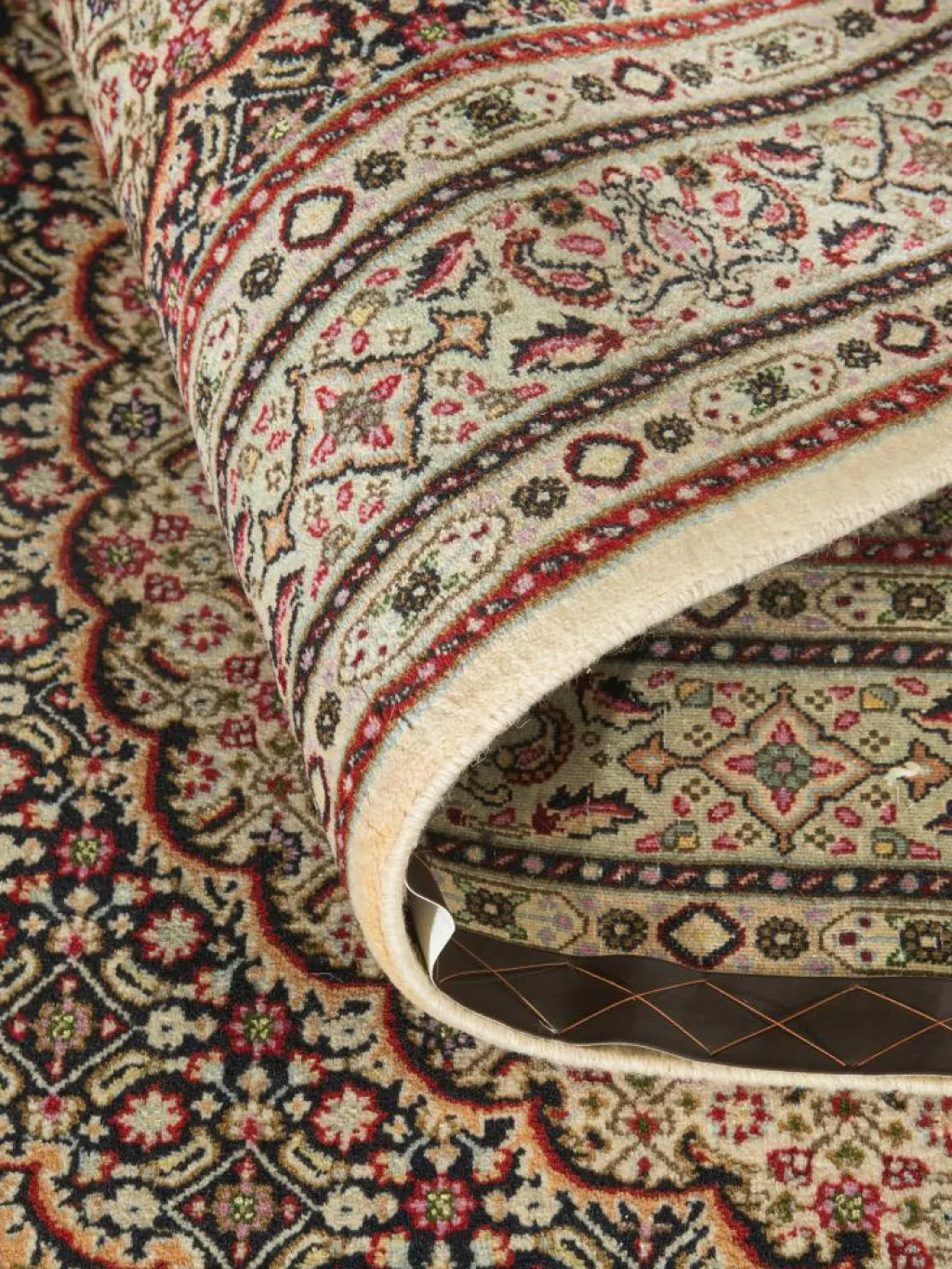 Moud Mahi|Kibek Discount