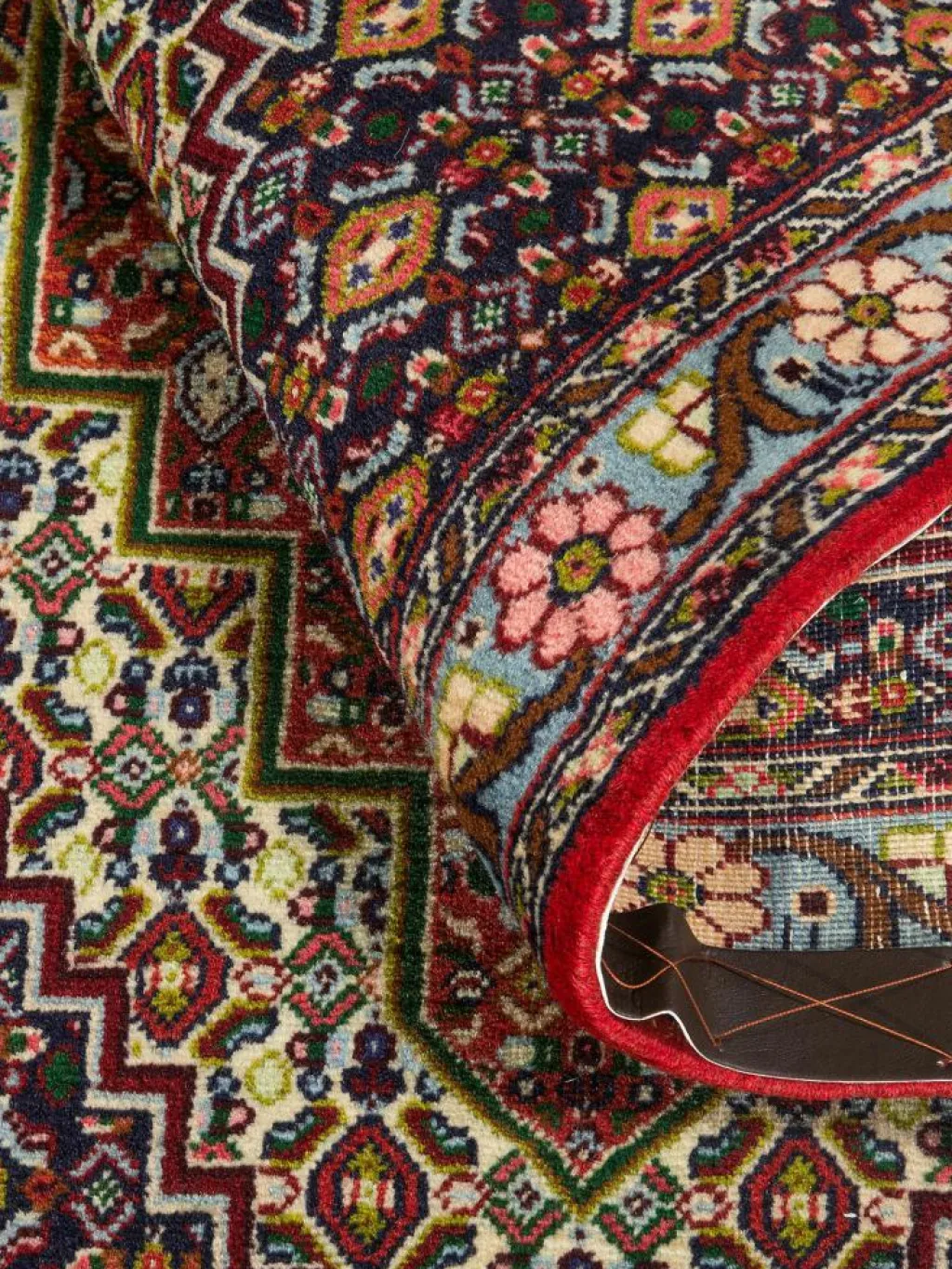 Senneh|Kibek Discount